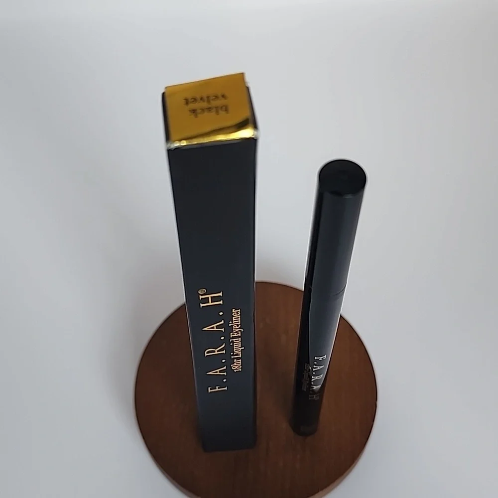 FARAH 18hr Liquid Eyeliner - Black Velvet